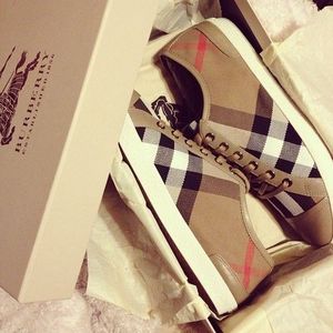 Burberry sneakers