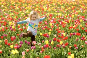 источать позитив и веселье