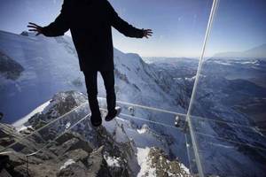 смотровая площадка «Шаг в пустоту» Chamonix Skywalk