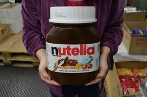 огромная Nutella