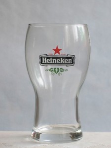 Бокал 0.5 л Heineken (именно изогнутый, и именно 0.5 л)