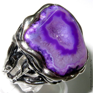 Кольцо с большим камнем-друзой фиолетовым черным или прозрачным.