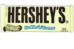 Hershey's Cookies'n'Cream Белый шоколад с печеньем и кусочками шоколада