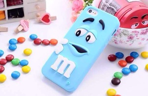 Чехольчик M and Ms на iPhone 5s