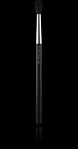 MAC 224 Tapered Blending Brush