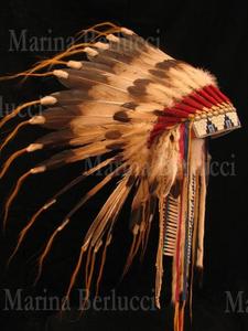 Головной убор индейского воина (англ. war bonnet)