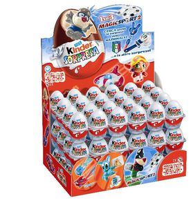 Целый блок Kinder Surprise