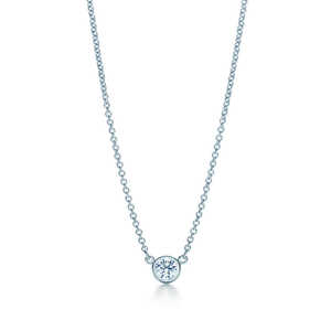 Цепочку с кулоном бриллиантом от Tiffany&Co