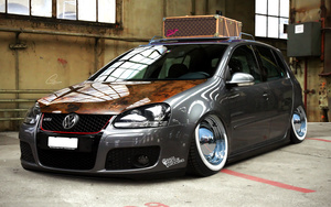 VOLKSWAGEN Golf 5