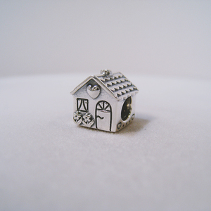 Pandora Home sweet home charm