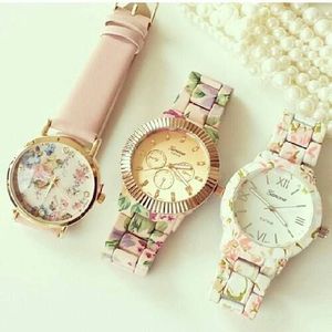 FLORAL BRACELET WATCH