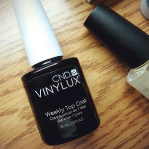 cnd vinylux top coat