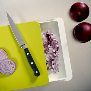 joseph joseph cut 'n' collect chopping board