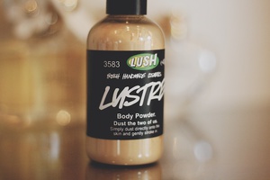 LUSH Пудра для тела Lustre (Золотой луч)