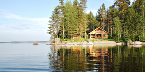 пожить в маленьком домике у озера в Финляндии