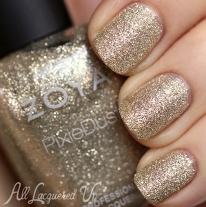 Большая часть лаков Zoya из серии Pixie dust