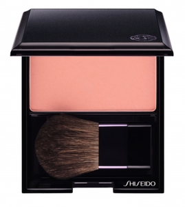 Румяна Shiseido с шелковистой текстурой и эффектом сияния