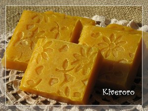 Сделать подружкам маленькие подароки