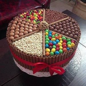 Торт из конфет с любовью)))