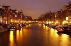 прогуляться по ночному Амстердаму
