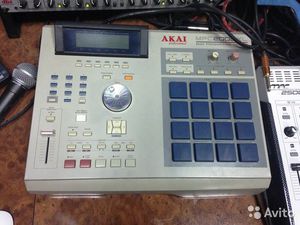 Akai MPC 2000XL