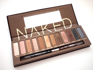 NAKED Eyeshadow Palette by Urban Decay