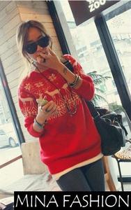 Свитер с оленями