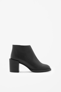 Block-heel leather boots