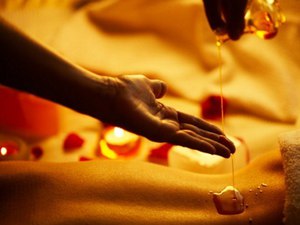 Meditative back massage from lover with lavanda oil!