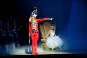 Посмотреть балет "Щелкунчик" в Большом театре зимой