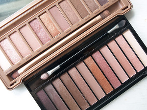 Makeup revolution iconic 3 palette
