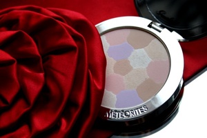 Guerlain Meteorites Compact Light-Revealing Powder №03 medium