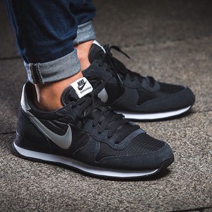 nike internationalist