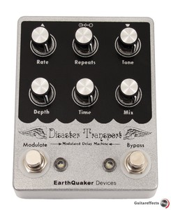 Педаль для электрогитары delay и wah