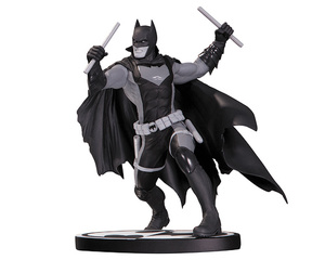 Batman — Batman Earth 2 Black & White Statue