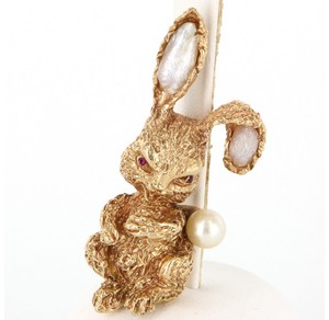 Rabbit Brooch