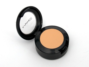 M.A.C. Studio Finish Concealer