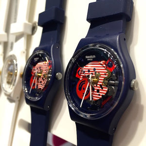 Одни из часов swatch