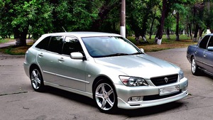 Toyota Altezza Gita, Lexus IS300 SportCross