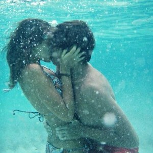 kiss underwater