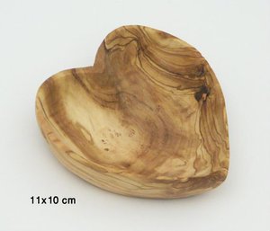 Деревянные мисочки в форме сердечек