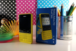 Nokia Asha 210 желтый