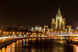гулять по ночной Москве