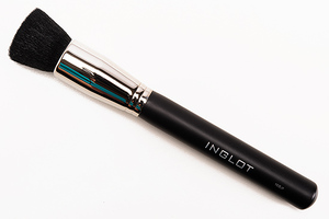 Inglot face brush 16 BJF