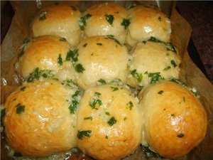 Булочку с чесноком