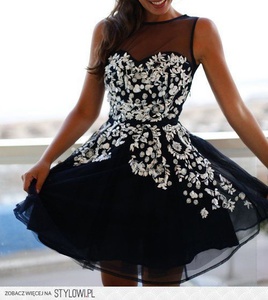 Платье с пышной юбочкой