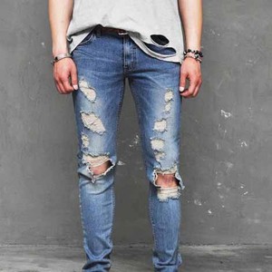 джинсы с дырами на коленях