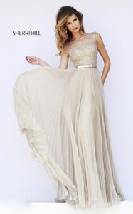2015 Sherri Hill 32131 V-Back Pleated Gown
