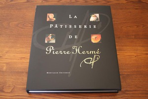 Книга "La Patisserie de Pierre Hermé"