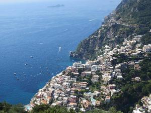 Попробовать неаполитанскую пиццу и джелато